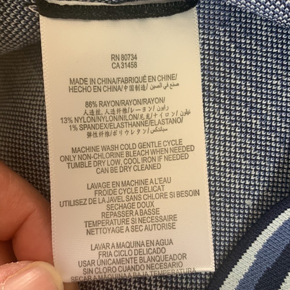 BCBG Maxazria Blue/White Ribbed Knit Hailey Shibori Dress Size M - Picture 12 of 15